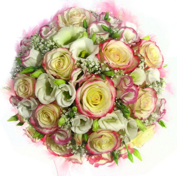 Букет свадебный 00012822 Роза Свитнесс — 11 шт. Дополняющие цветы—Гипсофила, эустома. На портбукетнице