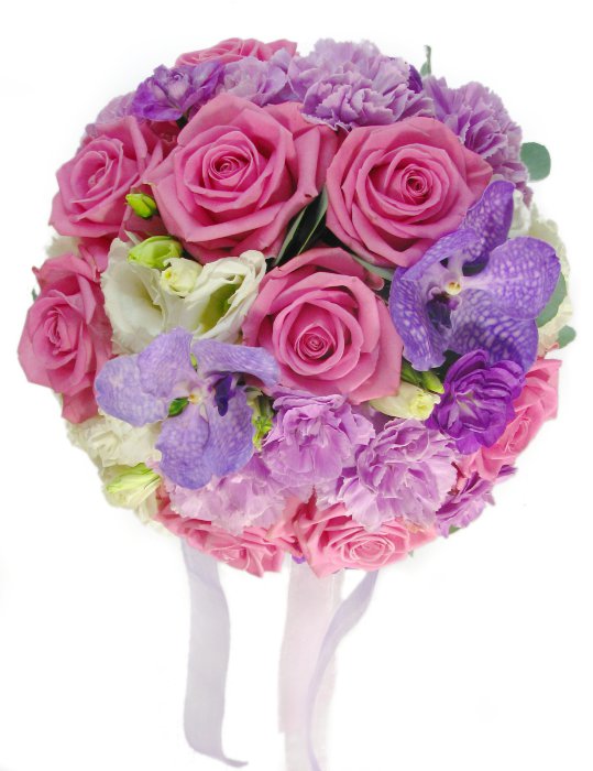 Букет свадебный 00020154 Роза Аква—9 шт. Декоративные цветы— эустома, гвоздика лунная, орхидея ванда. Зелень— салал, эвкалипт цинерея.
На портбукетнице.